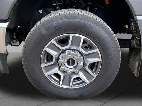 Used 2026 Ford F250 Lariat AWD/4WD image 11
