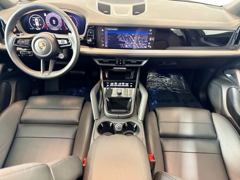 Certified 2025 Porsche Cayenne image 20