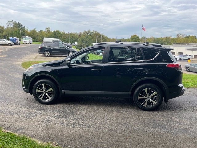 Used 2018 Toyota RAV4 XLE AWD/4WD image 6