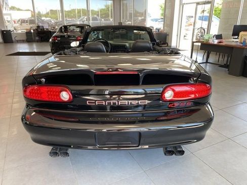 Used 2002 Chevrolet Camaro Z28 w/ SS Performance/Appearance Pkg RWD image 4