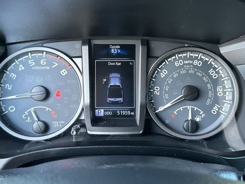 Used 2019 Toyota Tacoma TRD Off-Road AWD/4WD image 19