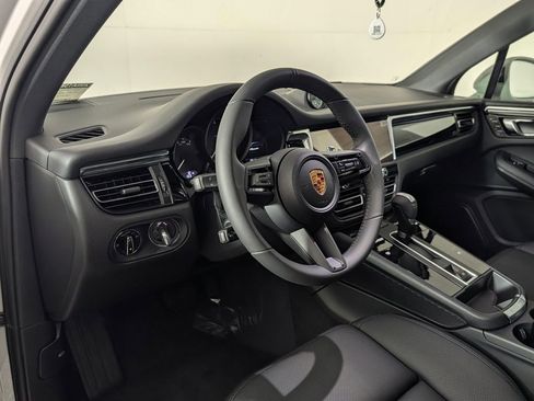 New 2026 Porsche Macan AWD/4WD image 4