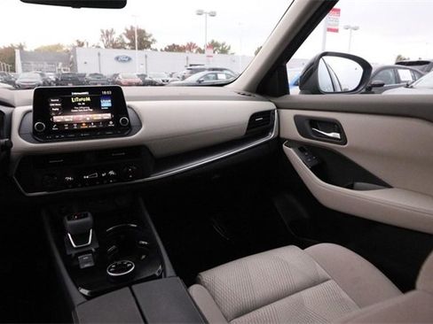 Certified 2024 Nissan Rogue SV image 25