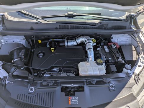 Used 2022 Buick Encore Preferred w/ Safety Package AWD/4WD image 32