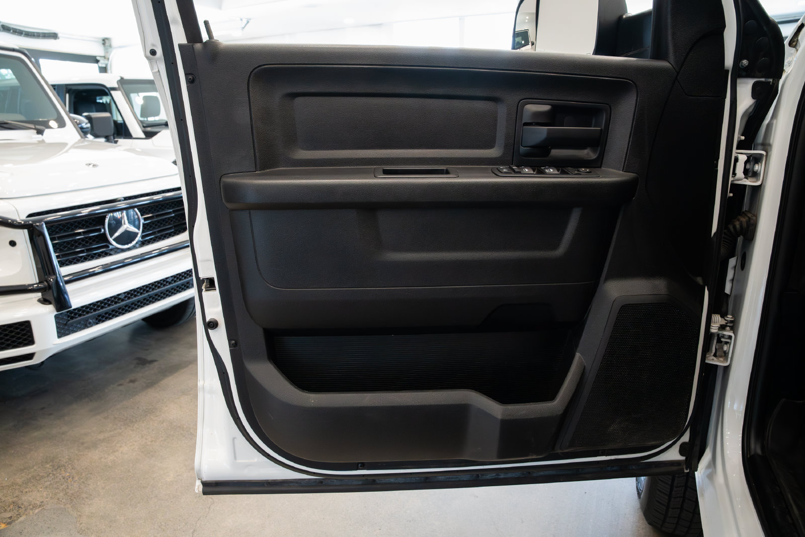 Used 2017 RAM 3500 Tradesman w/ Popular Equipment Group AWD/4WD image 17