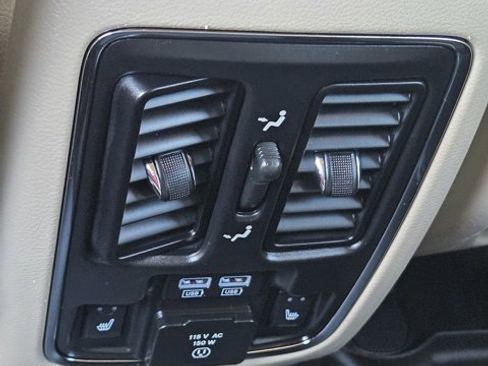 Used 2017 Jeep Grand Cherokee Limited w/ Trailer Tow Group IV image 15