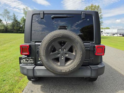 Used 2016 Jeep Wrangler Sport w/ Quick Order Package 23S AWD/4WD image 7