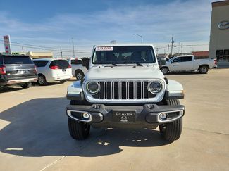 Used 2025 Jeep Wrangler Unlimited Sahara video 2