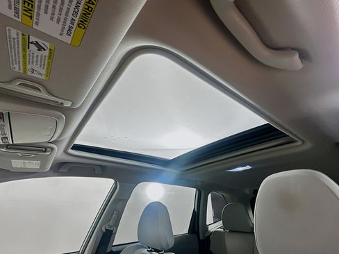 Used 2019 Subaru Forester Premium AWD/4WD image 26