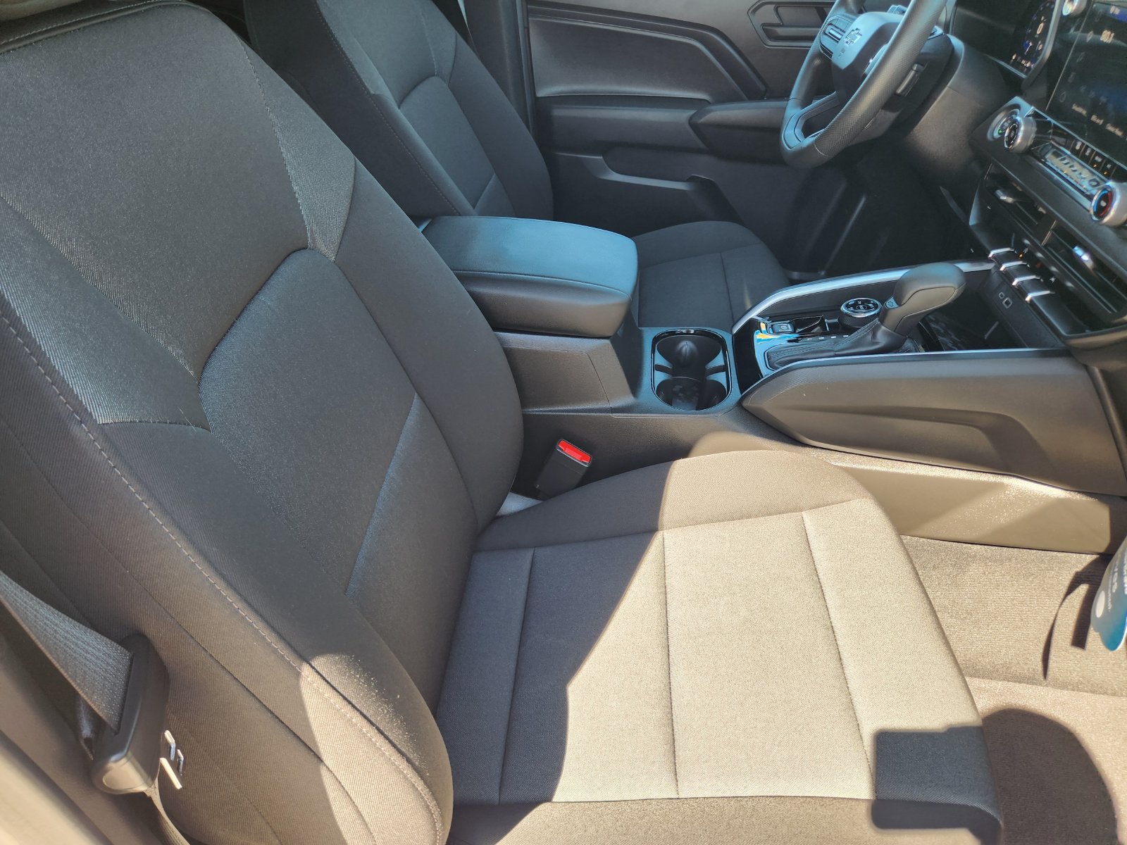 Certified 2024 Chevrolet Colorado Trail Boss w/ Technology Package AWD/4WD image 16