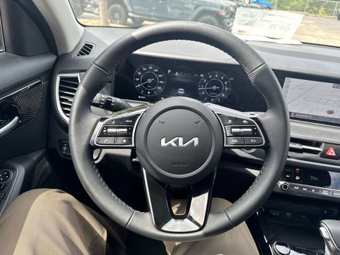 Used 2026 Kia Seltos EX FWD image 35