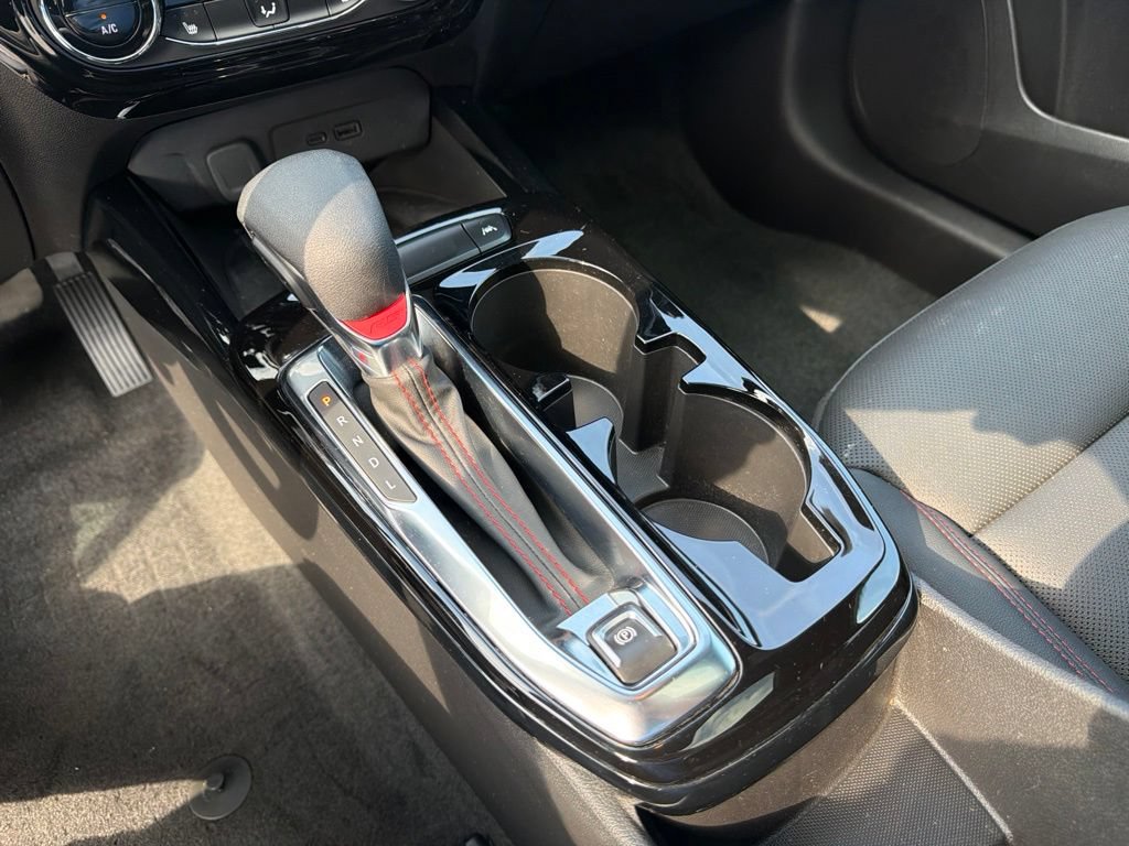 Used 2024 Chevrolet Trax RS w/ Sunroof Package FWD image 24