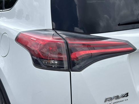 Used 2016 Toyota RAV4 XLE AWD/4WD image 34