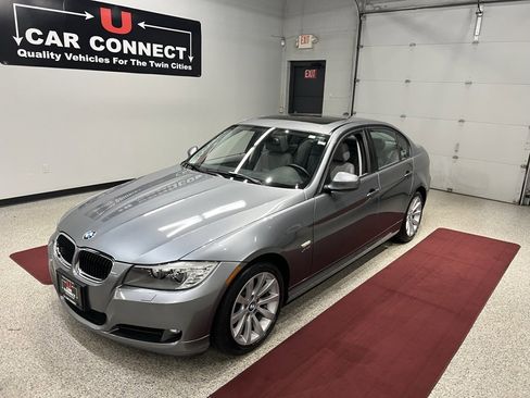 Used 2011 BMW 328i xDrive Sedan image 3