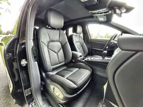 Certified 2026 Porsche Macan AWD/4WD image 21