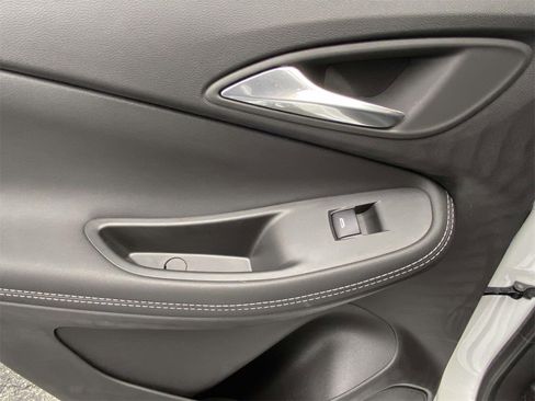 Used 2022 Buick Encore GX Essence w/ Advanced Technology Package image 12