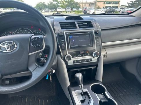 Used 2012 Toyota Camry LE FWD image 15