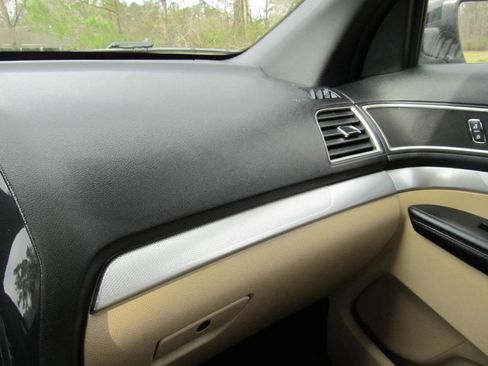 Used 2017 Ford Explorer XLT w/ Equipment Group 202A image 72