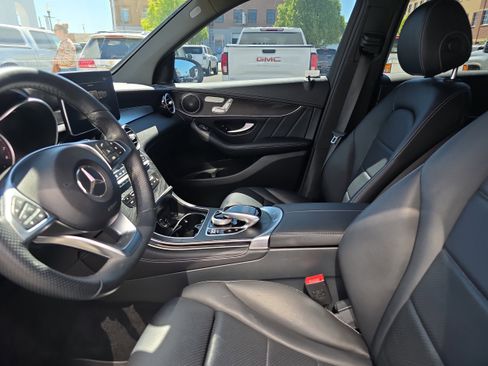Used 2018 Mercedes-Benz GLC 300 4MATIC image 2