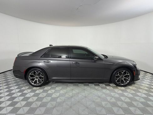 Used 2018 Chrysler 300 S w/ 300S Premium Group RWD image 4