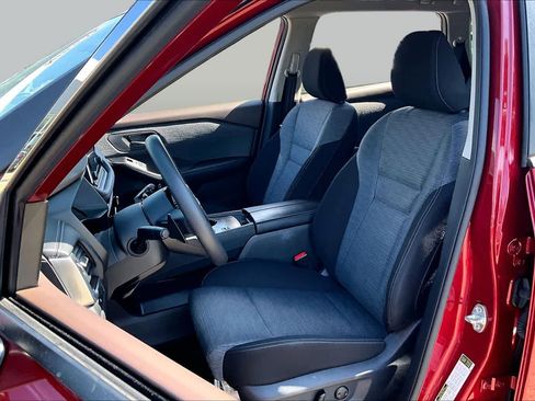 Certified 2023 Nissan Rogue SV FWD image 8