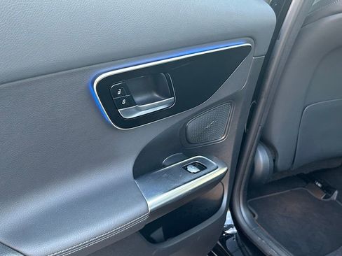 Used 2025 Mercedes-Benz C 300 Sedan image 44