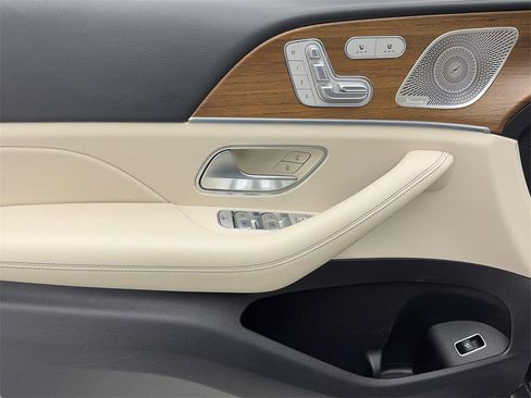 Used 2022 Mercedes-Benz GLE 350 4MATIC w/ AMG Line Exterior image 39