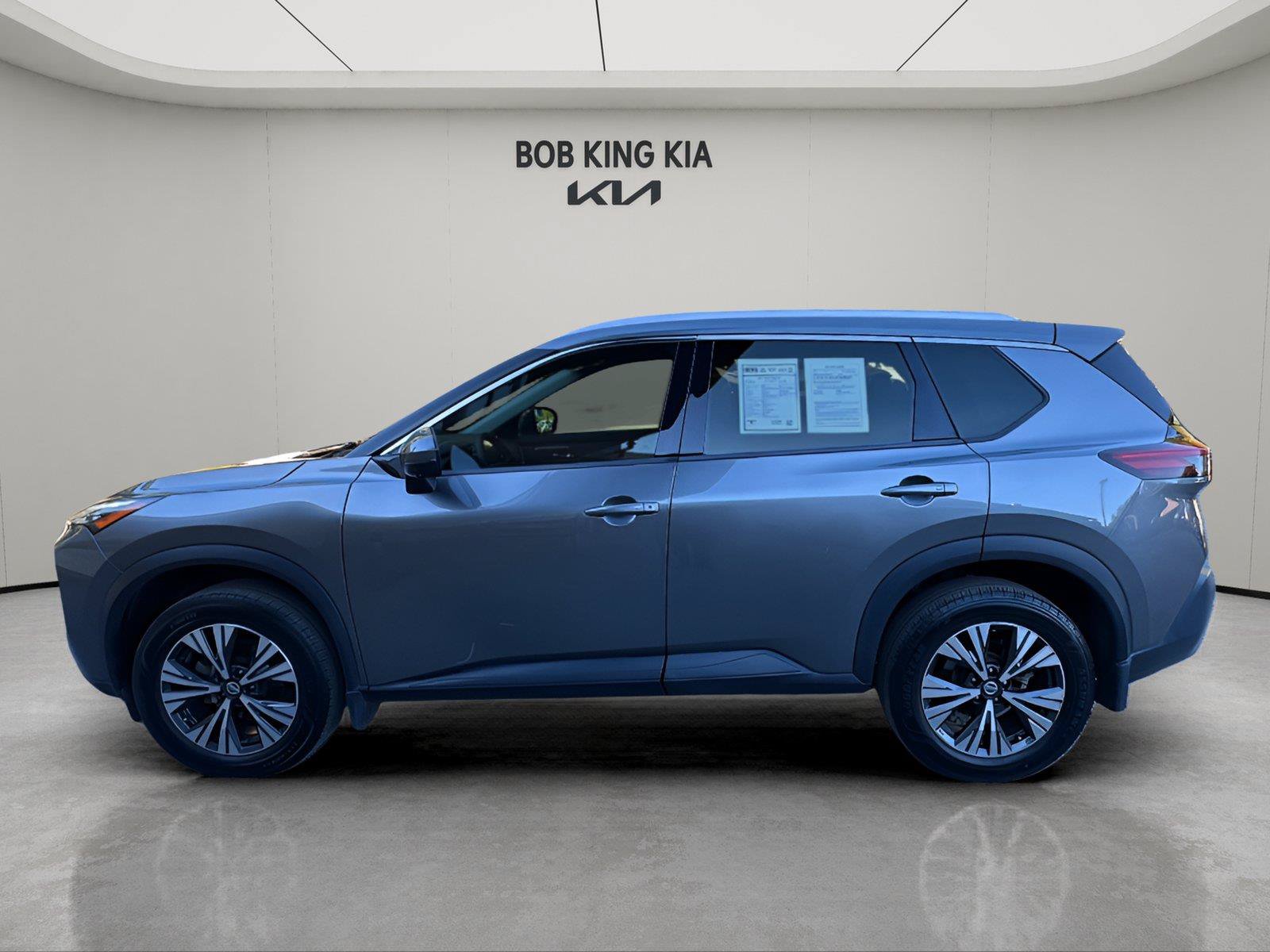 Used 2021 Nissan Rogue SV w/ Premium Package AWD/4WD image 2