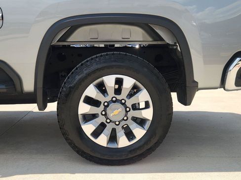 Used 2025 Chevrolet Silverado 2500 LT w/ Texas Edition AWD/4WD image 32