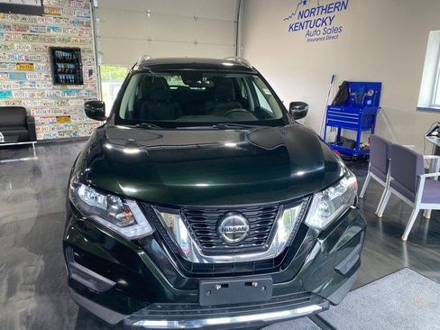 Used 2019 Nissan Rogue SV AWD/4WD image 3