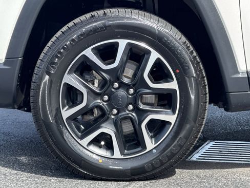 Used 2019 Jeep Compass Trailhawk AWD/4WD image 12