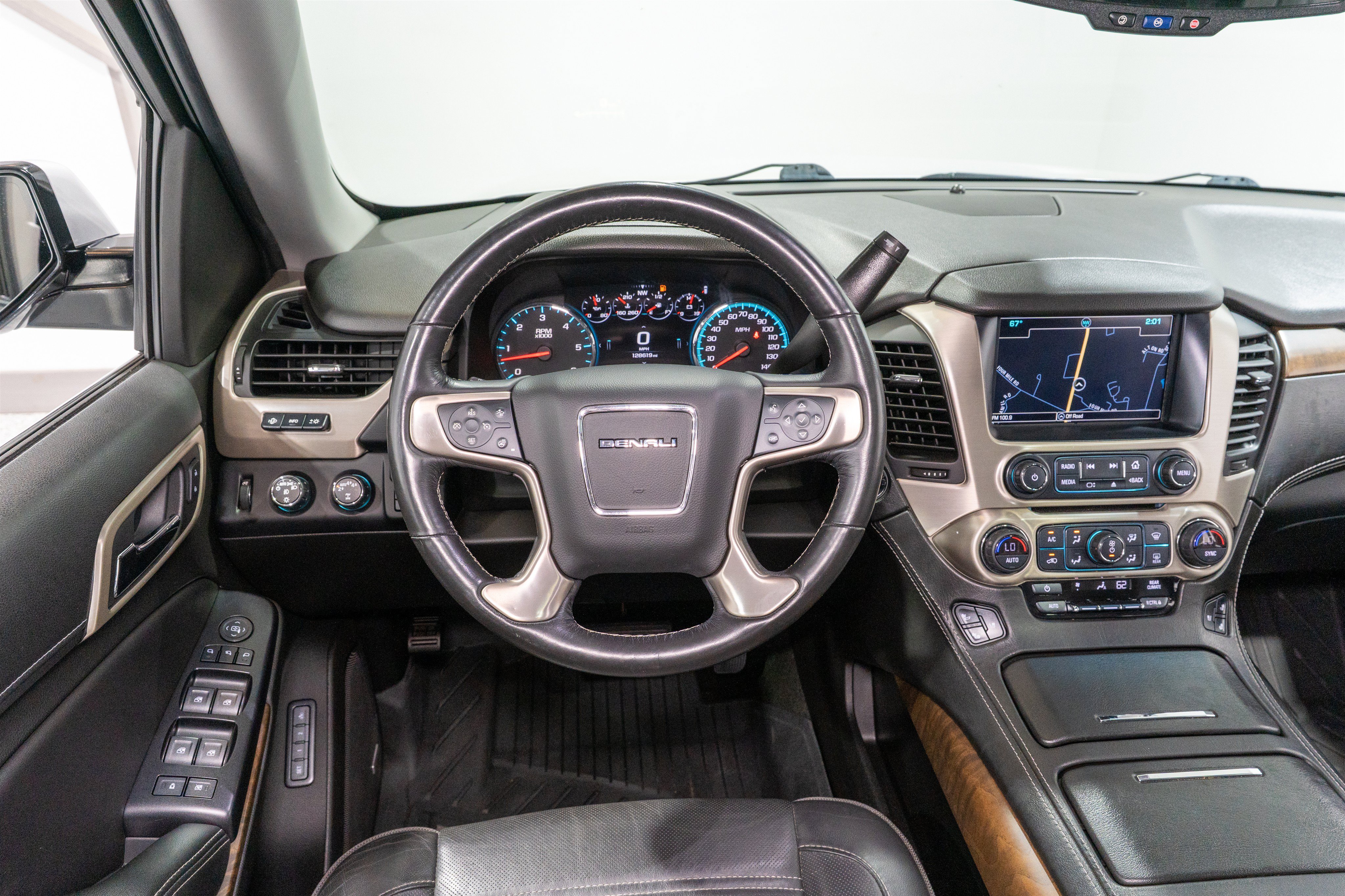 Used 2018 GMC Yukon Denali AWD/4WD image 11