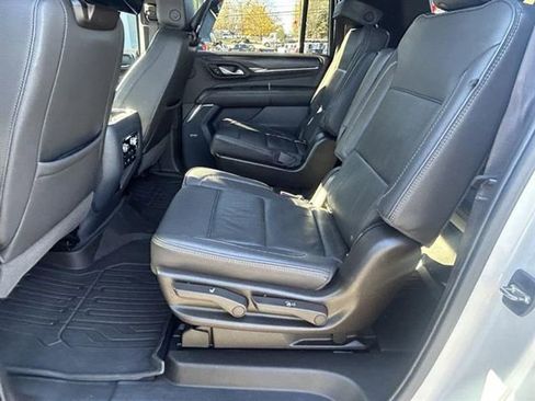 Used 2021 GMC Yukon XL Denali w/ Denali Premium Package image 29