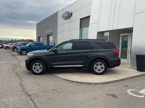 Used 2023 Ford Explorer XLT w/ Equipment Group 202A image 2