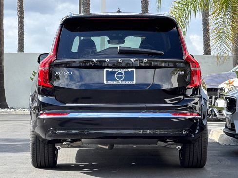 New 2026 Volvo XC90 T8 Plus image 4