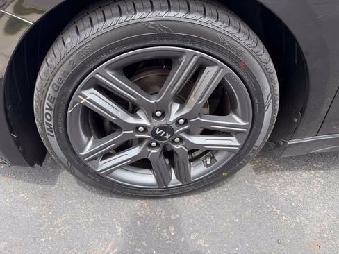 Used 2021 Kia Forte GT-Line w/ GT-Line Premium Package FWD image 8