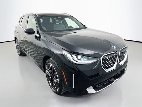 Used 2025 BMW X3 xDrive30i w/ Premium Package image 3