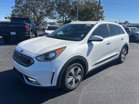 Used 2018 Kia Niro LX image 3