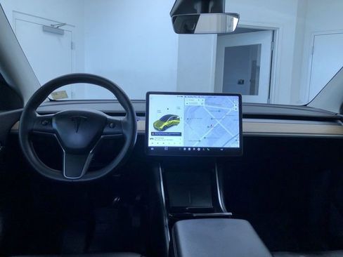 Used 2021 Tesla Model Y Long Range AWD/4WD image 17