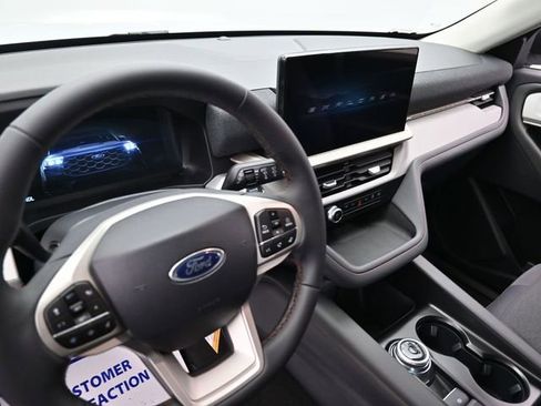Certified 2026 Ford Explorer Active RWD image 24