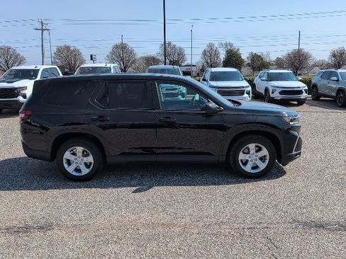 Used 2023 Honda Pilot LX image 16