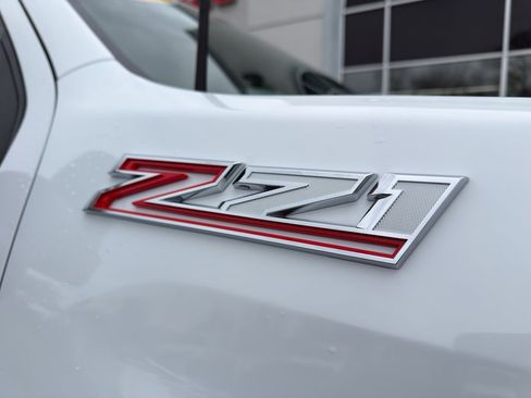 Used 2025 Chevrolet Silverado 2500 Custom w/ Custom Value Package image 13