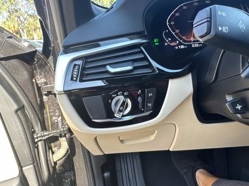 Certified 2023 BMW 540i w/ Premium Package image 30