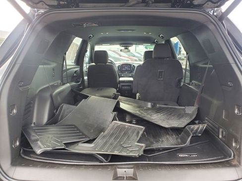 Used 2023 Chevrolet Traverse LT image 10