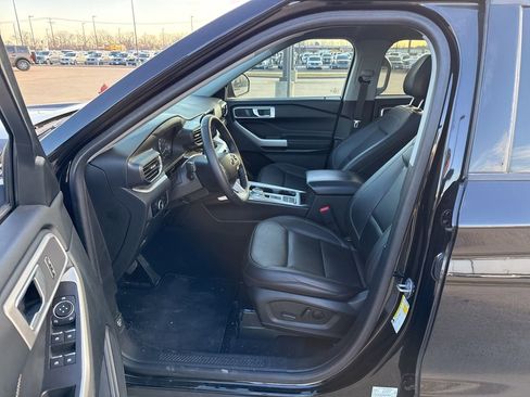 Used 2024 Ford Explorer XLT w/ Equipment Group 202A image 19