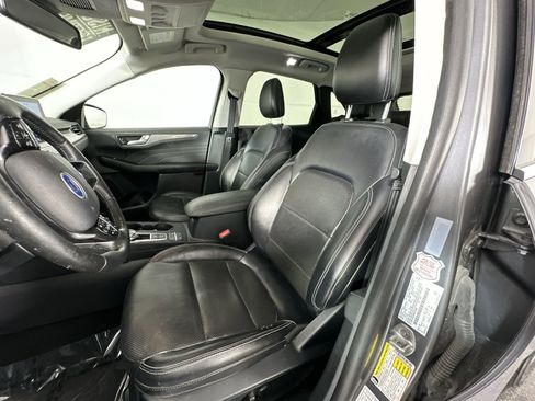 Used 2021 Ford Escape Titanium image 15