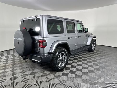Used 2018 Jeep Wrangler Unlimited Sahara image 10