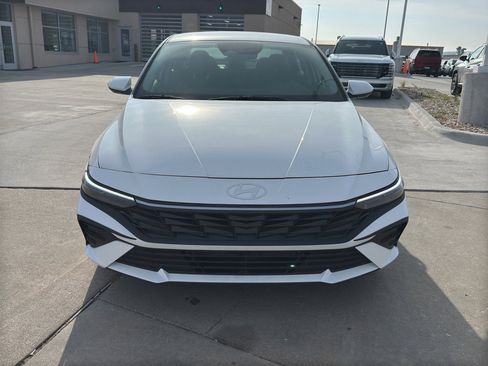 New 2025 Hyundai Elantra Blue image 8
