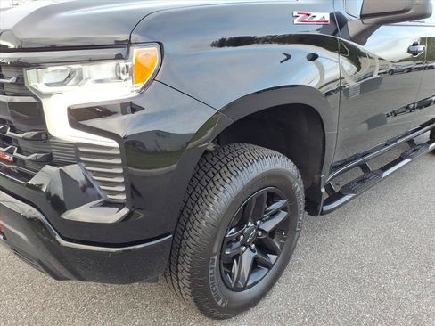 Used 2023 Chevrolet Silverado 1500 LT Trail Boss w/ Convenience Package II AWD/4WD image 9