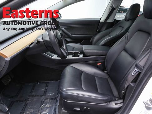 Used 2019 Tesla Model 3 Standard Range image 15